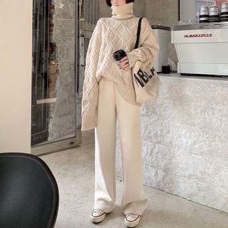 Turtleneck Chunky Sweater / Wide-leg Pants