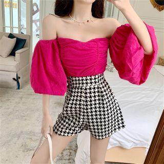 Elbow-sleeve Off-shoulder Blouse / Houndstooth Wide-leg Shorts