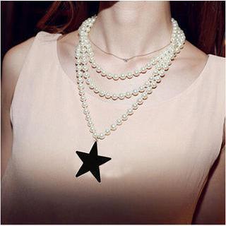 Star Accent Faux Pearl Necklace