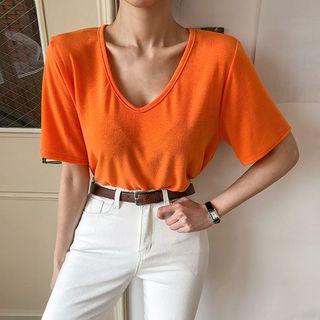 V-neck Colored T-shirt Set Of 2