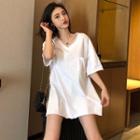 Side Slit Short-sleeve V-neck T-shirt