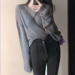 Plain V-neck Knit Top / High-waist Slim-fit Jeans