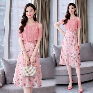 Short-sleeve Cold Shoulder Crinkled Paneled Floral A-line Dress