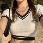 Short-sleeve V-neck Contrast Trim Cropped T-shirt White - One Size