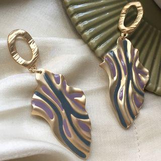 Dangle Earring K56 - 1 Pair - One Size
