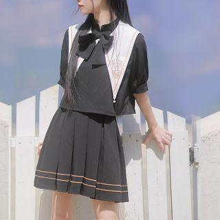 Tie Neck Short-sleeve Top / Pleated Skirt