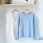 Plain Long-sleeve T-shirt / Cable Knit Vest