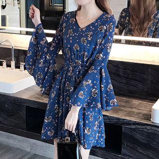 Bell-sleeve Oversized V Neck Chiffon Sheath Dress
