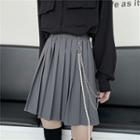 Chained Pleated Mini A-line Skirt