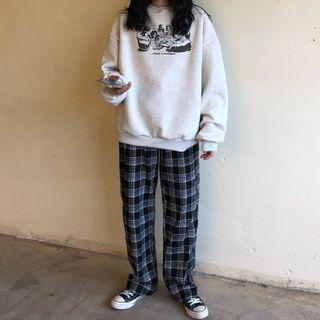 Plaid Pants / Printed Sweatshirt