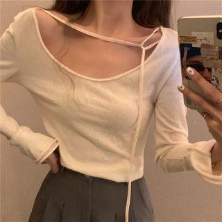 Long-sleeve Strappy T-shirt / High-waist Wide-leg Shorts