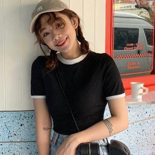 Short-sleeve Heart Cut Out Crop Top