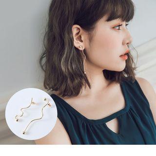 Curve Drop Earrings
