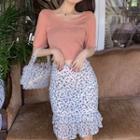 Short-sleeve T-shirt / Floral Fitted Skirt