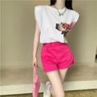 Padded-shoulder Dog-print T-shirt / High-waist Shorts