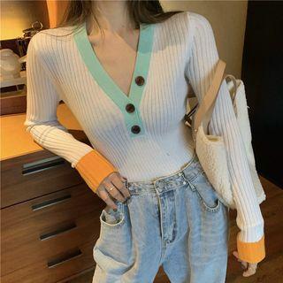 Long-sleeve V-neck Contrast Trim Knit Top
