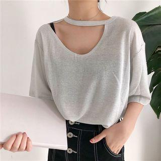 Key Hole Front Tee