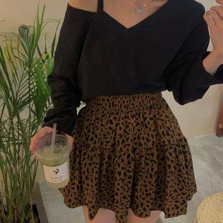 Long-sleeve Cutout T-shirt / Leopard Print Mini Skirt