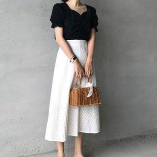 Short-sleeve Crinkled Top / Lace Midi A-line Skirt