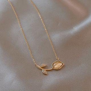 Flower Faux Cat Eye Stone Pendant Alloy Necklace