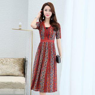 Patterned Short-sleeve Midi A-line Dress