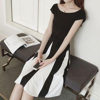 Set: Short-sleeve T-shirt + Color Block A-line Midi Skirt