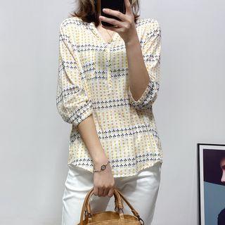 3/4-sleeve Dotted Buttoned Blouse