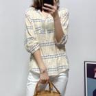 3/4-sleeve Dotted Buttoned Blouse