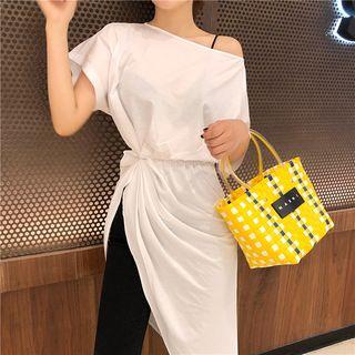 Short-sleeve Asymmetrical Long T-shirt White - One Size