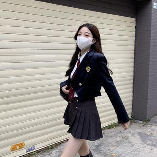 Cropped Blazer / Neck Tie Shirt / Pleated Skirt