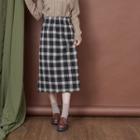 Plaid Midi A-line Skirt 02 - Black - One Size