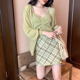 Knit Camisole Top / Check Slim-fit Skirt