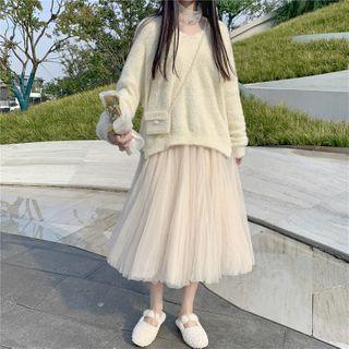 Collared Blouse / Plain Knit Top / Maxi A-line Mesh Skirt