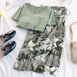 Plain Short-sleeve T-shirt / Leaf Print Midi Skirt