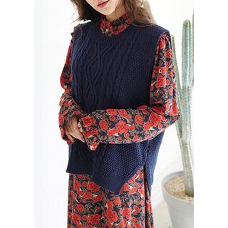 Round-neck Cable Knit Vest