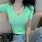 V-neck Short-sleeve Slim-fit Crop Top