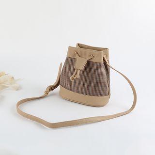 Houndstooth Paneled Crossbody Bucket Bag
