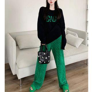 Loose-fit Printed Sweater / Embossed Wide-leg Pants