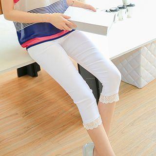 Lace Trim Capri Leggings