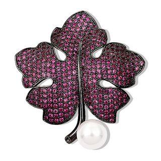 Leaf Brooch 1945 - Maple Leaf - One Size