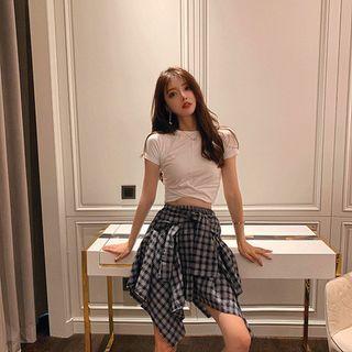 Short-sleeve Cropped T-shirt / Plaid Asymmetrical Mini Skirt