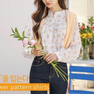 Mandarin-collar Loose-fit Floral Blouse