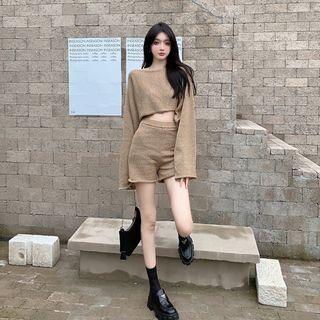Cropped Sweater / Shorts