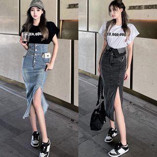 Printed T-shirt / Ultra High-waist Slited Denim Midi Skirt