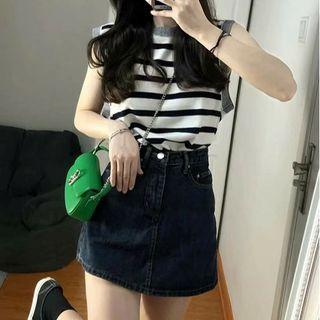 Striped Sweater Vest / Denim A-line Skirt