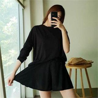 Set: Loose-fit Cotton T-shirt + Flared Shorts