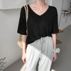 V-neck Silky T-shirt