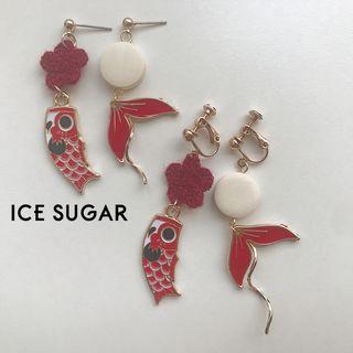 Non-matching Fish Drop Earring