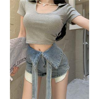 Short-sleeve Plain Cropped Top / High-waist Denim Shorts