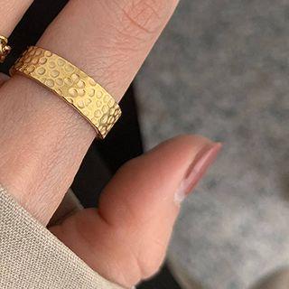 Debossed Ring